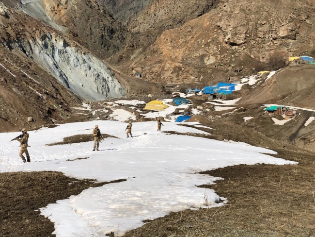 Jandarmadan teröristlere amansız takip
